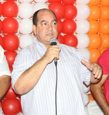 Albercinho segue firme na disputa para prefeito em Ituaçu Albercinho segue firme na disputa para prefeito em Ituaçu