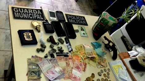 Seis pessoas foram presas por roubo em Barra do Choça; dois são menores