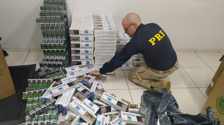 Carga de cigarros contrabandeados com destino a Brumado é interceptada em Minas Gerais 
