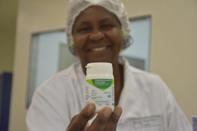Fiocruz vai produzir medicamento usado no tratamento da HIV/Aids para o SUS em agosto