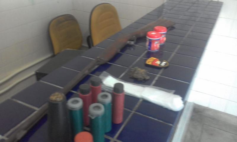 Ação da Polícia Militar apreende drogas e arma artesanal na zona rural de Brumado