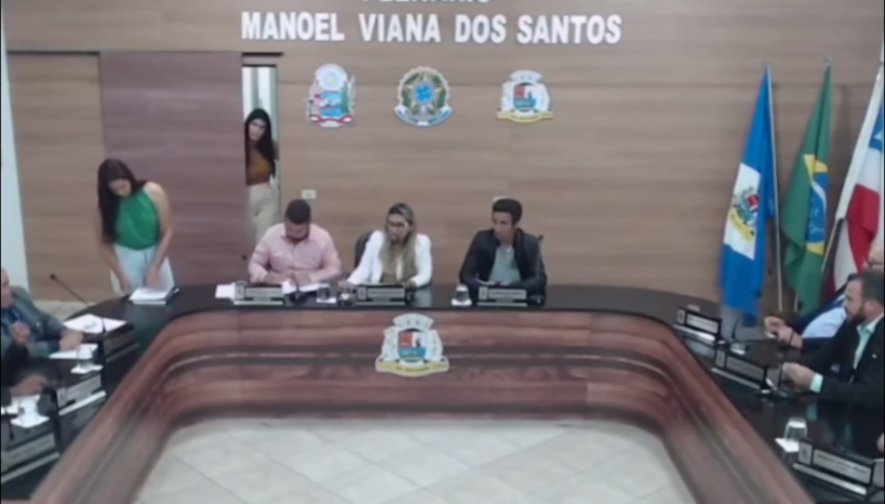 Vereadores de Presidente Jânio Quadros derrubam requerimento que convocaria secretário de saúde para prestar esclarecimentos sobre possível uso de estrutura da prefeitura para venda de óculos 
