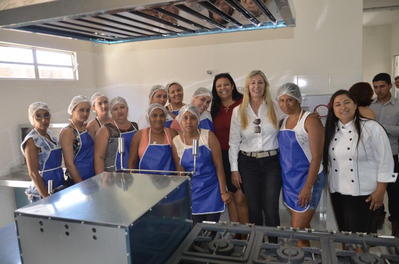 Prefeitura de Malhada de Pedras inaugura Cozinha Comunitária que oferecerá cursos à população