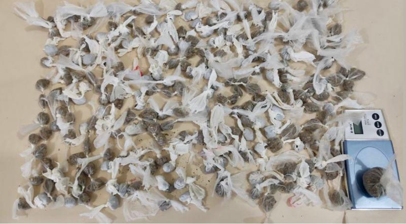 Elemento é detido com 345 petecas de substância análoga à maconha em Vitória da Conquista