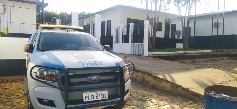  Homem é detido acusado de tráfico de drogas no centro de Brumado