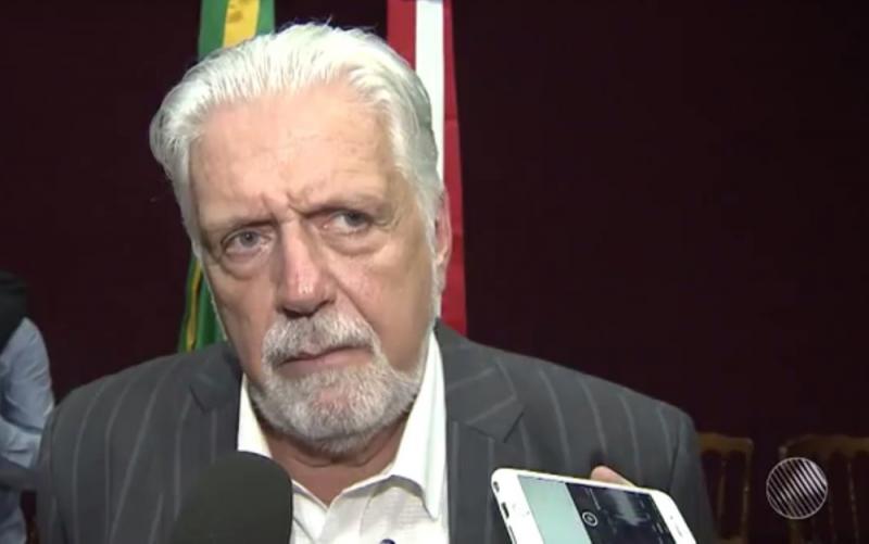 Ministério Público entra com ação de improbidade contra Jaques Wagner por nomeação nos EUA