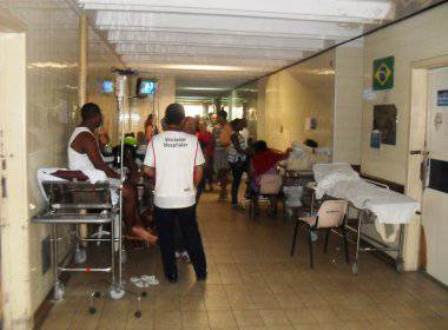 Médicos do Clériston Andrade entregam cargos em protesto contra trabalho precário