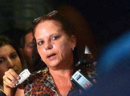 Primeira médica a deixar Mais Médicos recebe asilo dos EUA