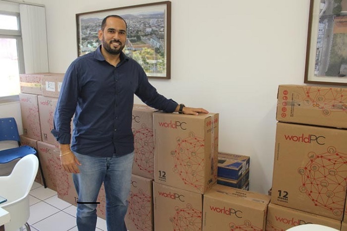 Secretaria de saúde de Brumado recebe 42 computadores para descentralizar atendimentos na central de marcação