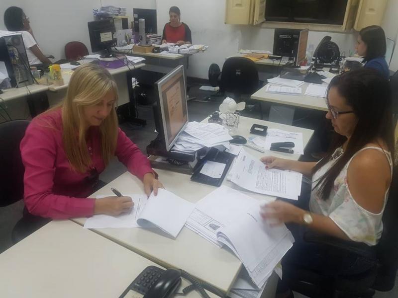 Malhada de Pedras: Prefeitura assina ordem de serviço para calçamento e recebe Materiais para sistema de abastecimento de água