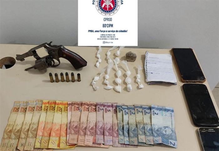 Condeúba: PM prende indivíduos acusados de tráfico de drogas e porte ilegal de arma de fogo