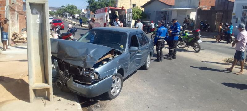 Motoristas ficam feridos em acidente no Bairro Ipiranga em Guanambi