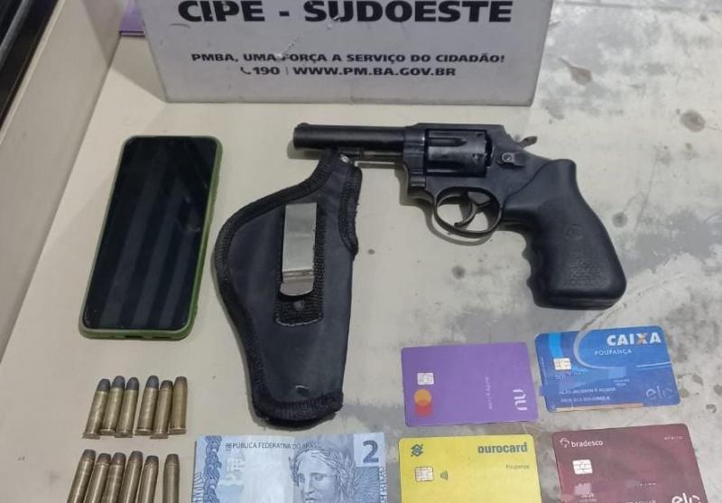 Homem é preso por porte ilegal de arma de fogo em Lagoa Real