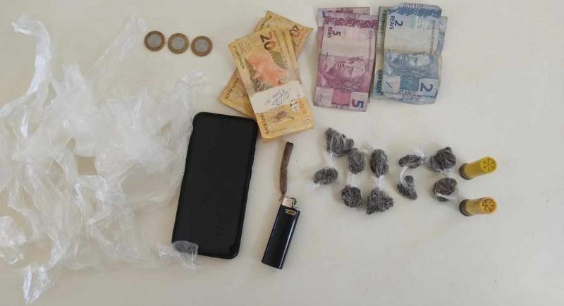 Polícia Militar apreende acusado de tráfico de drogas em Caetité