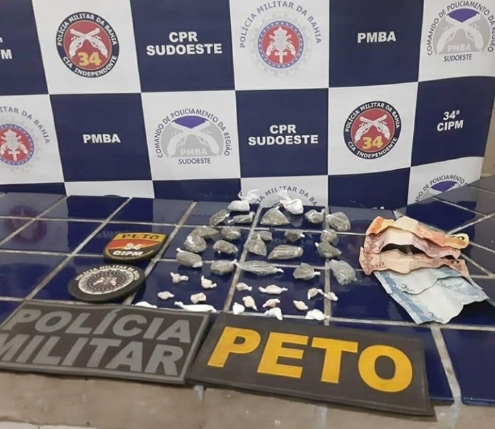 Brumado: Peto da 34ª CIPM apreende drogas e máquinas caça níqueis em ação no bairro São Jorge