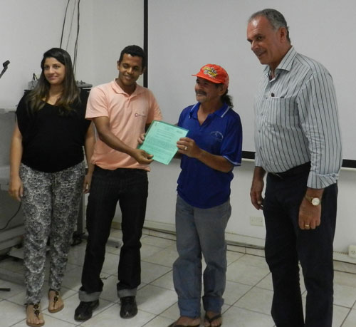 Moradores do Bairro Jardim de Aláh são contemplados com títulos de propriedade