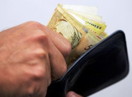 Alemanha recomenda que turistas levem 'dinheiro do ladrão' na Copa