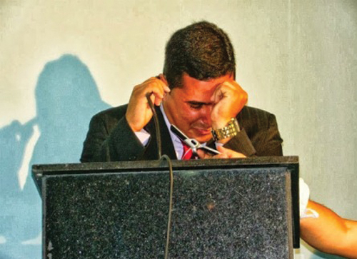 Prefeito invadiu rádio para 