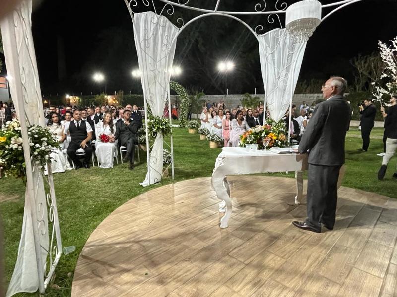 Emoções Renovadas: 40 Casais Fortalecem Laços Familiares em Brumado