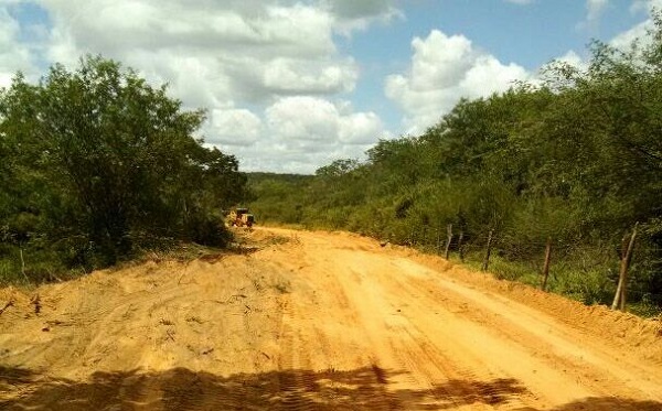 Prefeitura de Rio do Antônio retoma recuperação das estradas vicinais no município
