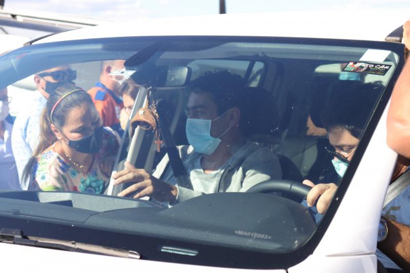 Após mais de um mês lutando pela vida em decorrência da Covid, Márcio Moreira recebe alta e é recepcionado em Brumado