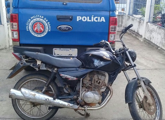 Polícia encontra moto com placa adulterada; veículo foi conduzido para delegacia de Brumado