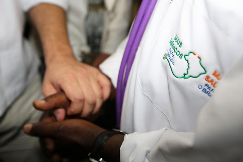 Na véspera do fim do prazo, 123 vagas do Mais Médicos ainda não foram preenchidas, diz ministério