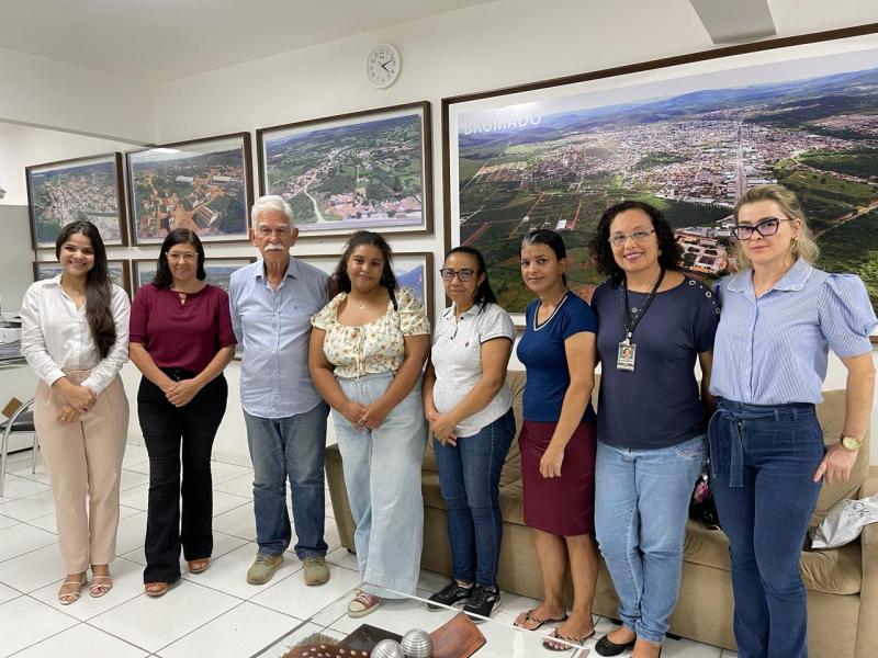 Programa de Bolsas Estudantis do Ensino Superior amplia apoio a mais estudantes em Brumado 