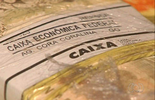 Mais de R$ 1,3 milhão é encontrado em veículo no aeroporto de Goiânia