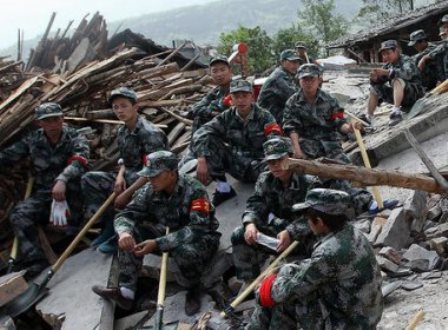 Número de mortos em terremoto na China chega a 381