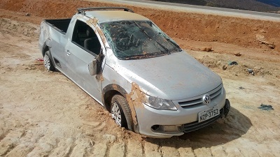 Jussiape: Duas pessoas ficam feridas gravemente em capotamento na  BA-148 