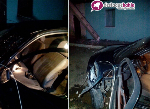 Motorista colide o carro em um poste e rua fica no escuro