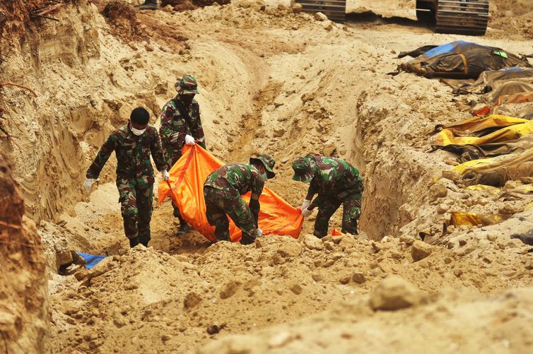 Número de Mortos em desastres na Indonésia chega a 1.407