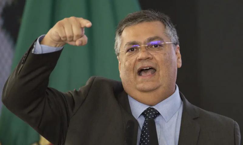 Dino diz que não há interferência do governo na Polícia Federal