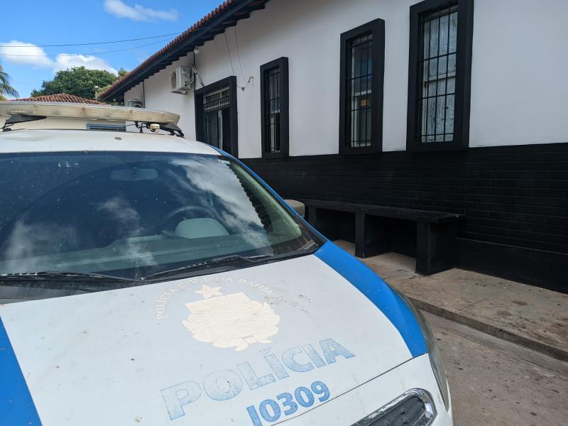 Menor tem conta raqueada em rede social e bandidos passaram a pedir fotos intimas à amigos da vítima