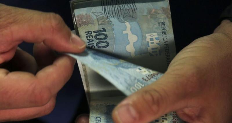 Alunos do Ensino Médio podem receber bolsa a partir de março