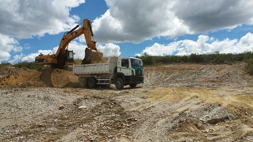 Barra da Estiva: prefeitura inicia obras de recuperação das estradas