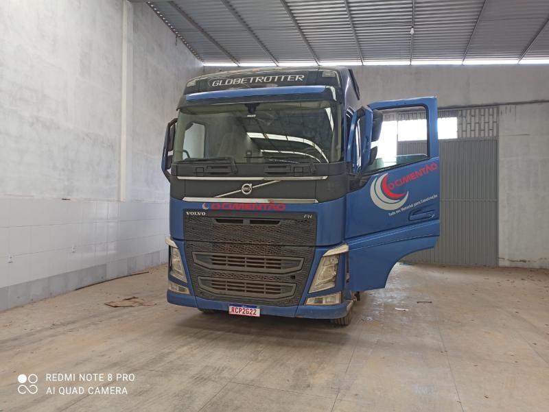 Com placa divergente do número de chassi, polícia apreende carreta em Tanhaçu