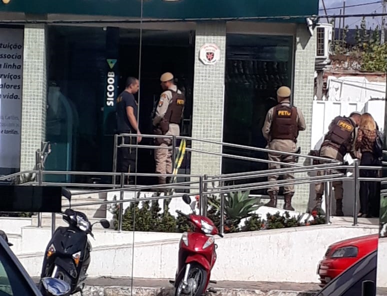 Brumado: Bandidos arrombam agência do Sicoob no fim de semana