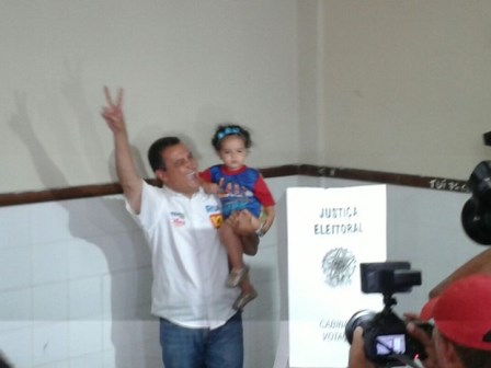 Candidato Rui Costa vota no bairro da Liberdade