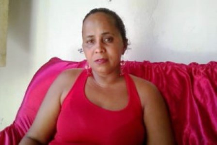 Jitaúna: Mulher dá surra em vereador com mangueira plástica