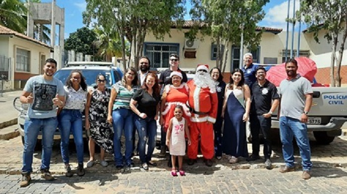 Polícia Civil de Brumado realiza Natal Encantado para crianças em Creche da cidade