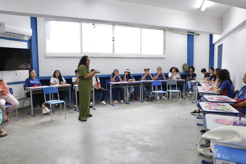 Dia M mobiliza escolas estaduais da Bahia com debates e ações de valorização das mulheres