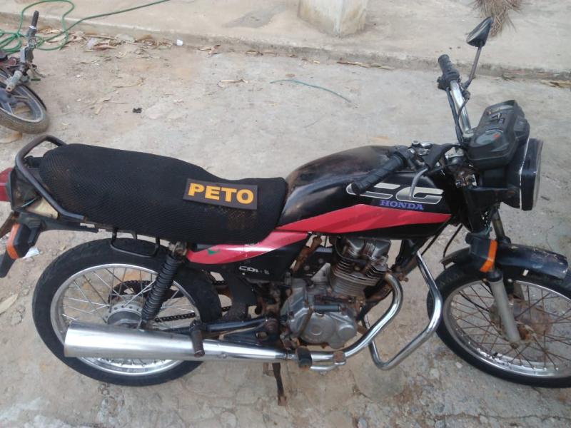 Brumado: Polícia Militar prende moto adulterada com placa falsa