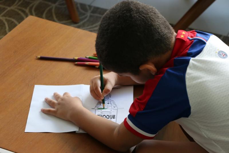 Batalhão de Choque  lança caderno de colorir para criançada em isolamento