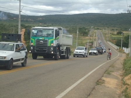 JUSSIAPE: Em ano de eleição vale até carreata e queima de fogos por causa de um caminhão caçamba 