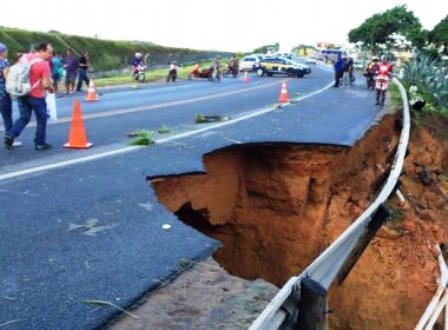 Santa Cruz Cabrália: Após chuvas, 200 famílias estão desabrigadas