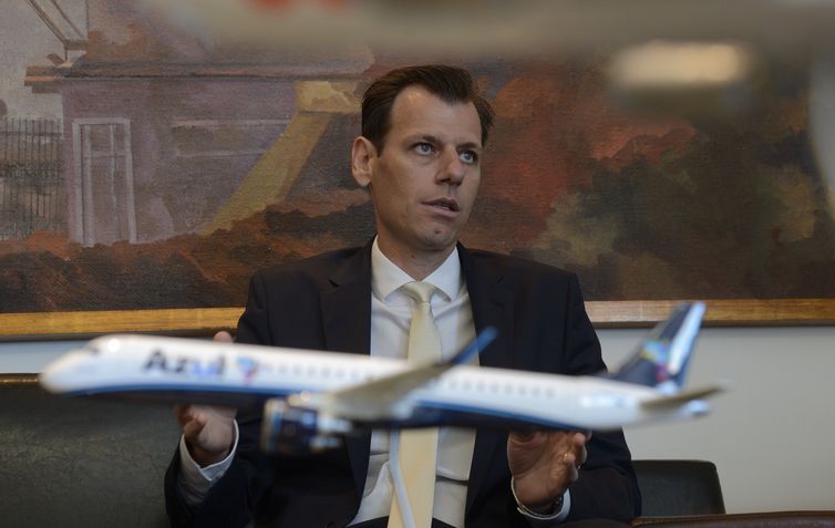 Leilão de 12 aeroportos deve arrecadar mínimo de R$ 2,1 bilhões para o governo