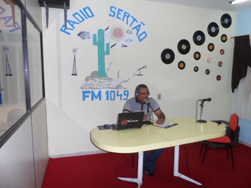 Prefeito Edcarlos Lima fala de obras e convida maetinguenses para inauguração de estrada