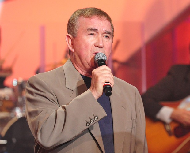 Amado Batista é confirmado no São Pedro de Guajeru